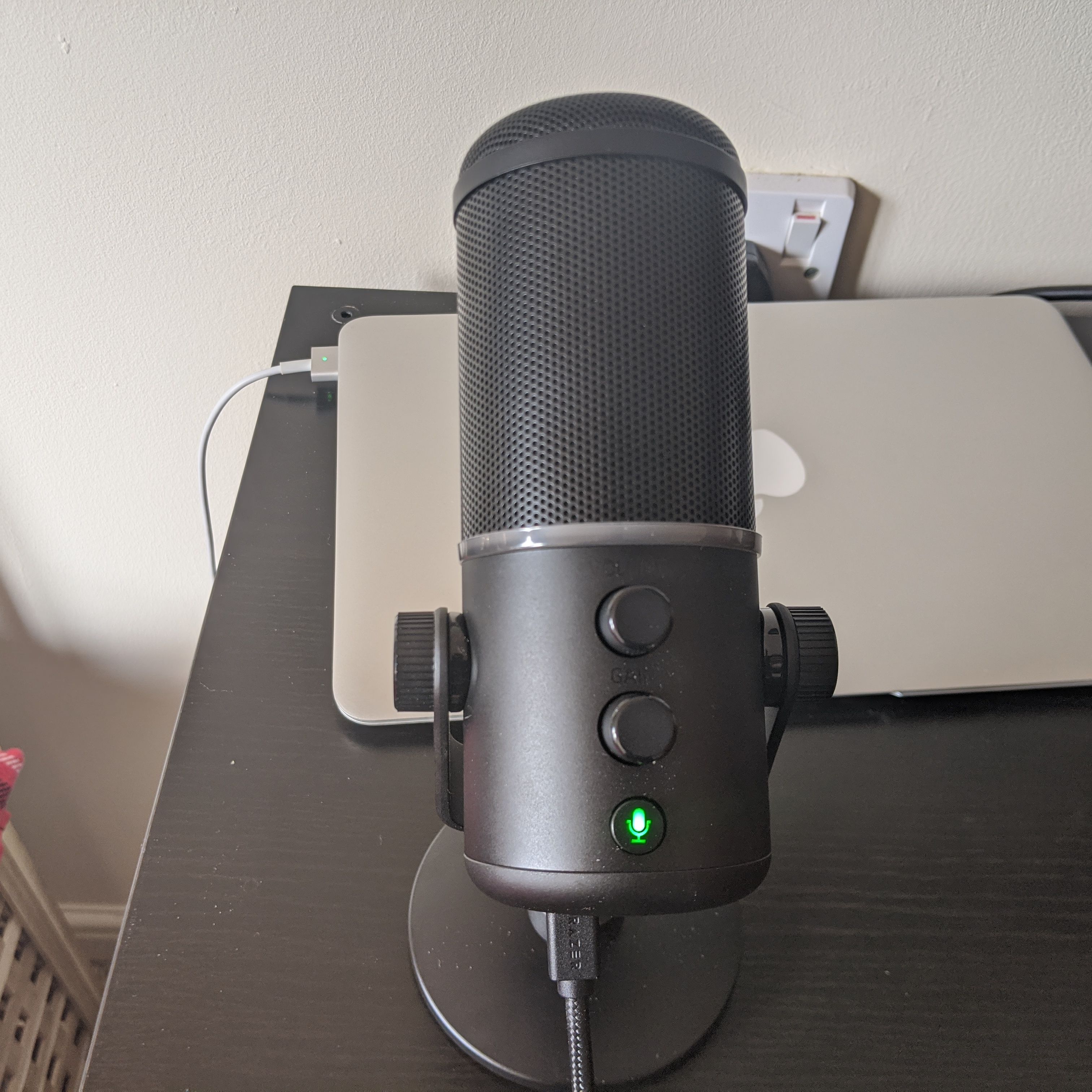 PC周辺機器 Razer Seiren Elite Razer Seirēn Elite Manual and FAQ