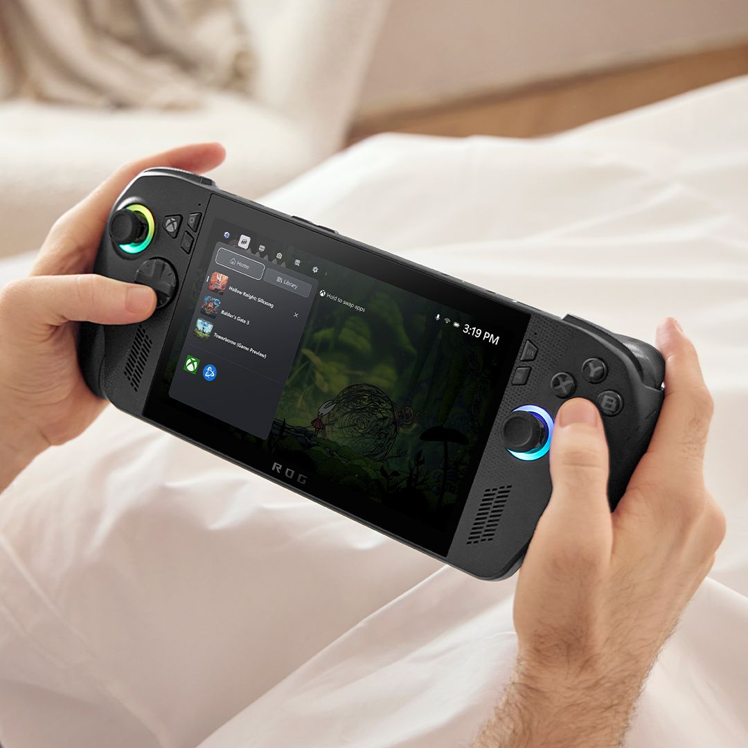 Photo showing the ROG Xbox Ally X handheld console being played