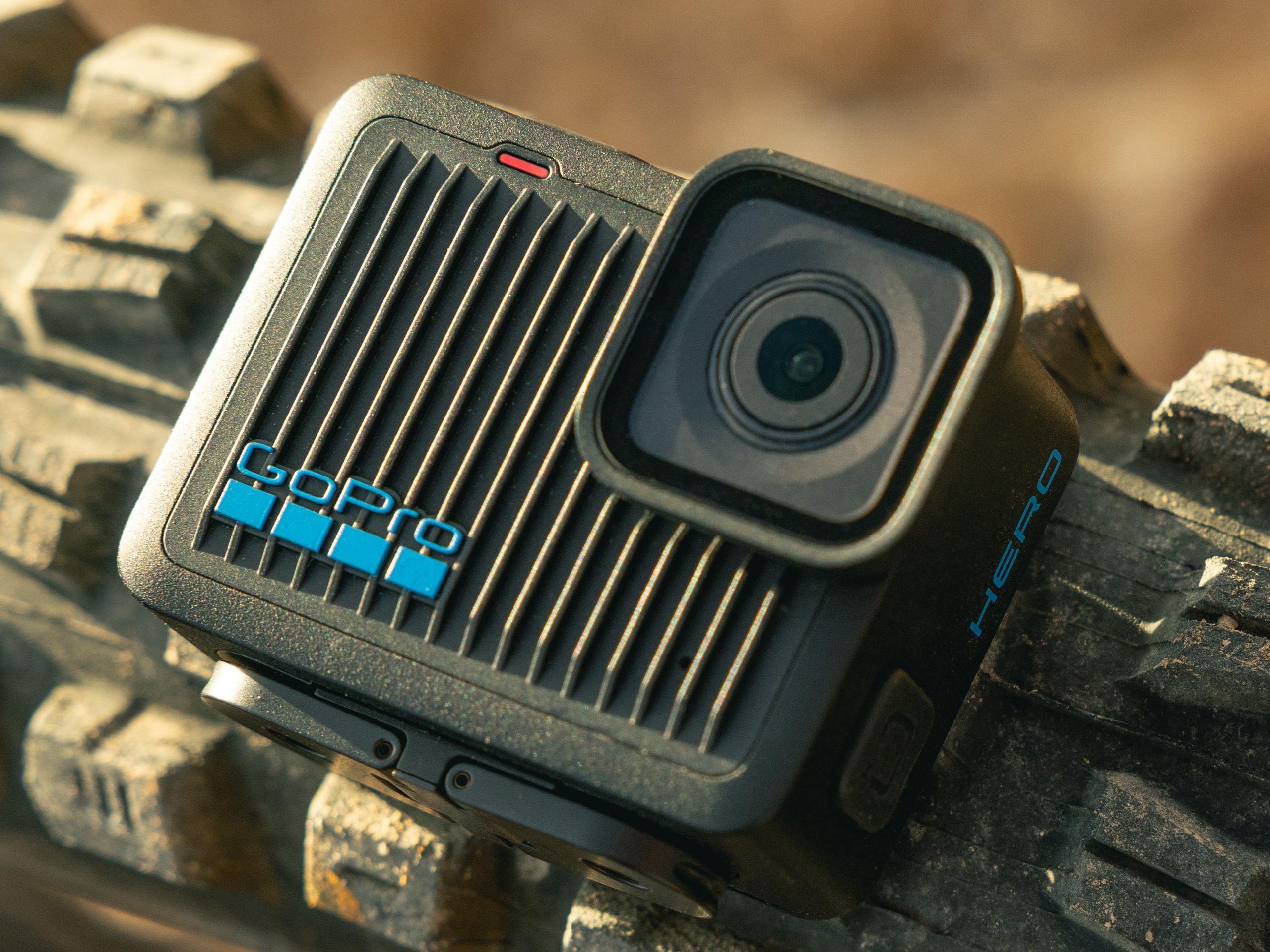 【ククイ】GoPro  HERO7 最新型 新品未開封 Amazon.com : GoPro HERO7 Black - E-Commerce Packaging - Waterproof