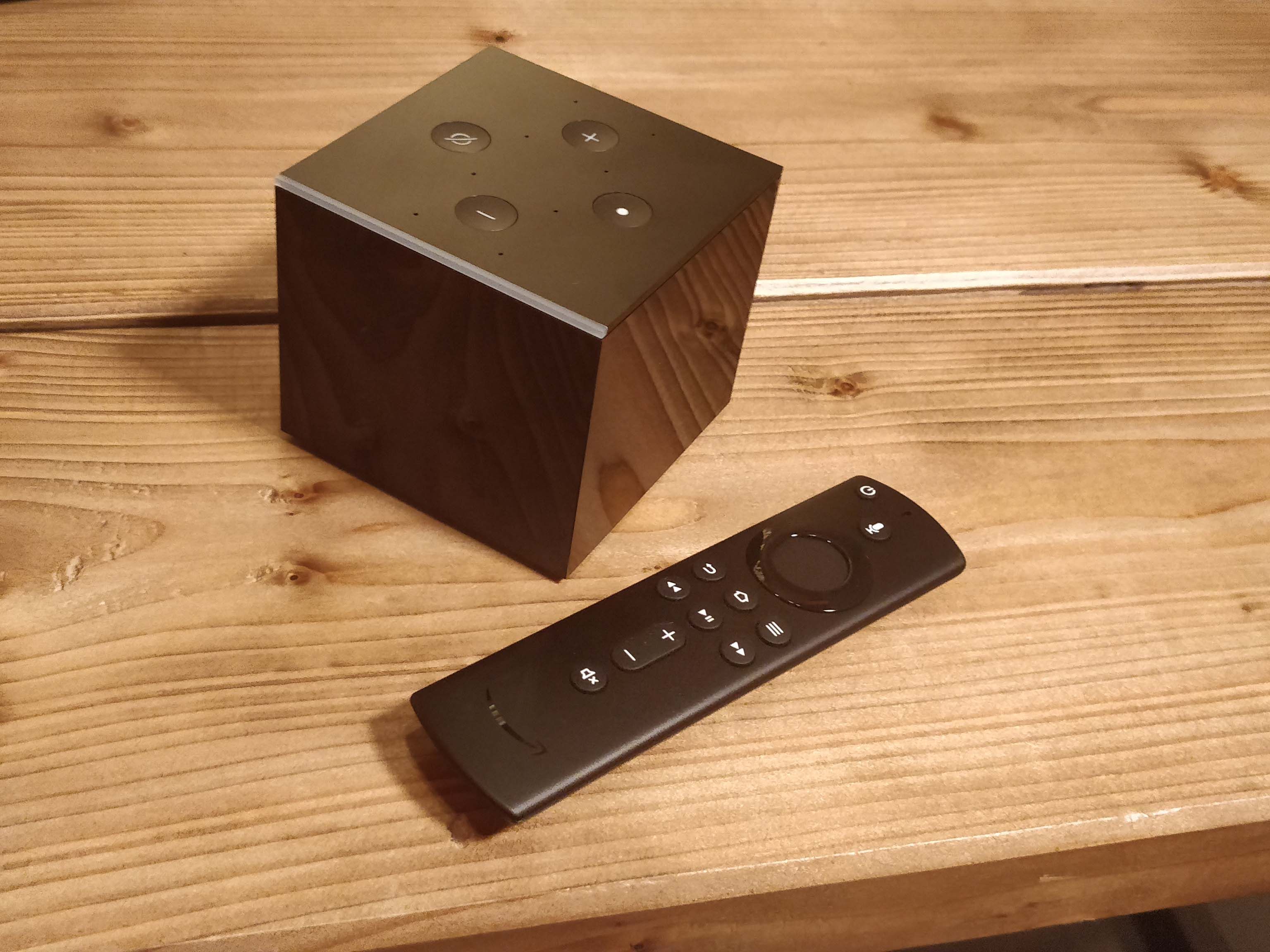 Amazon Fire TV Cube （第2世代） Amazon Fire TV Cube 16GB 2nd Gen Streaming Media Player with