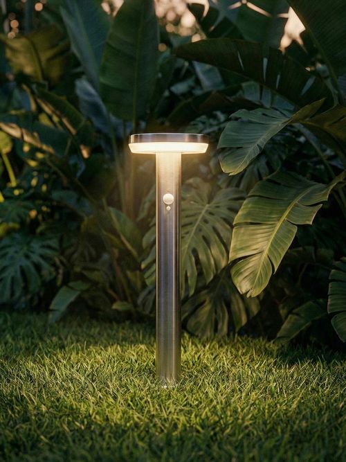 Outdoor Metal Led Solar Beacon Sulivan