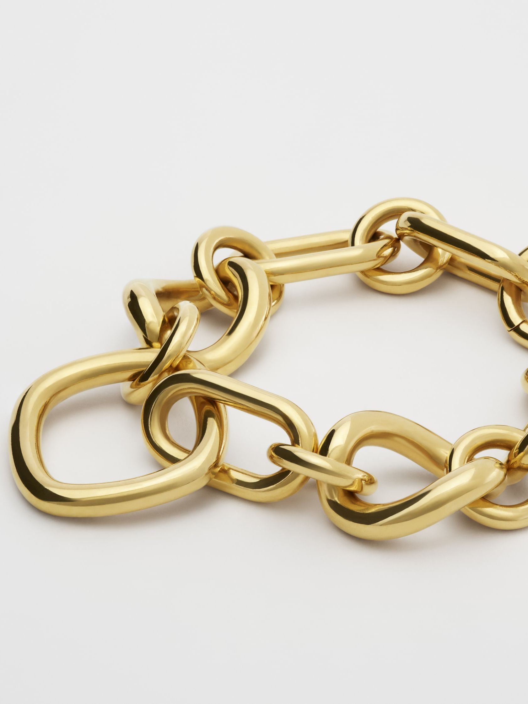 Charms Modern Thin Gourmette in Brass With Gold Finish