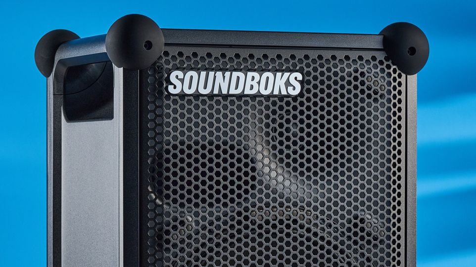A black Soundboks Mix party speaker