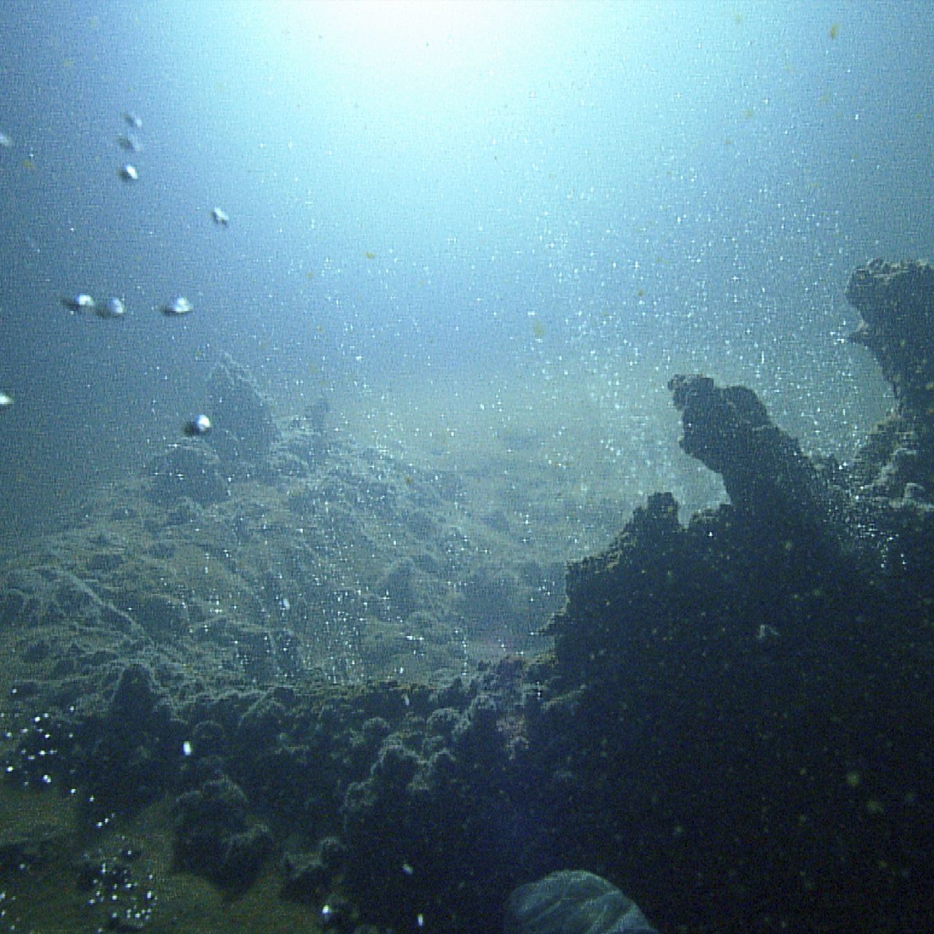 Never-before-seen volcanic magma chamber discovered deep under  Mediterranean, near Santorini | Live Science