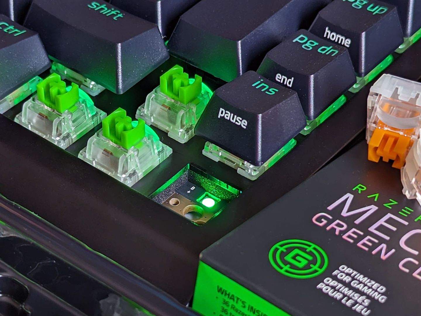 キーボード Razer BlackWidow V4 75% Phantom Green Amazon.com: Razer BlackWidow V4 75% Mechanical Gaming Keyboard