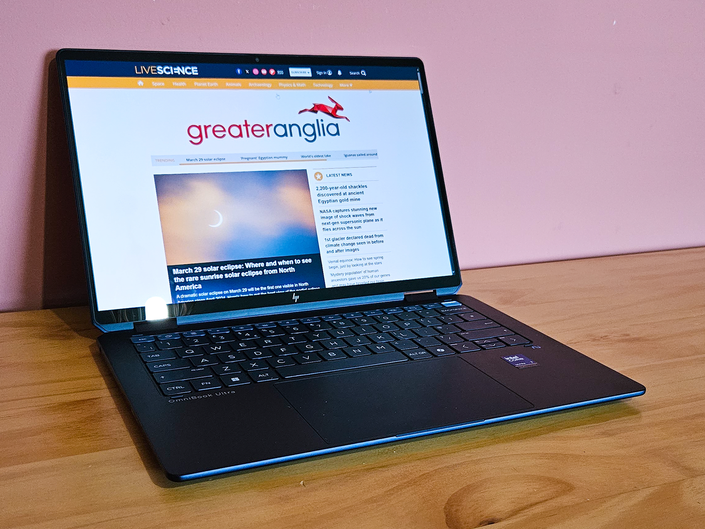 HP OmniBook Ultra Flip 14 (2024) review: A breathtaking OLED 2-in
