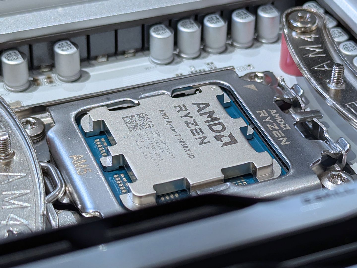 AMD Ryzen 7 9850X3D review: $30 for 400MHz is fine, actually