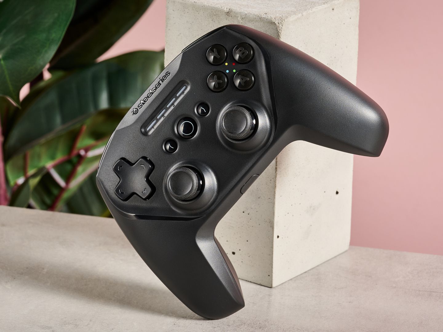 Steelseries Stratus Duo review: a compact and versatile