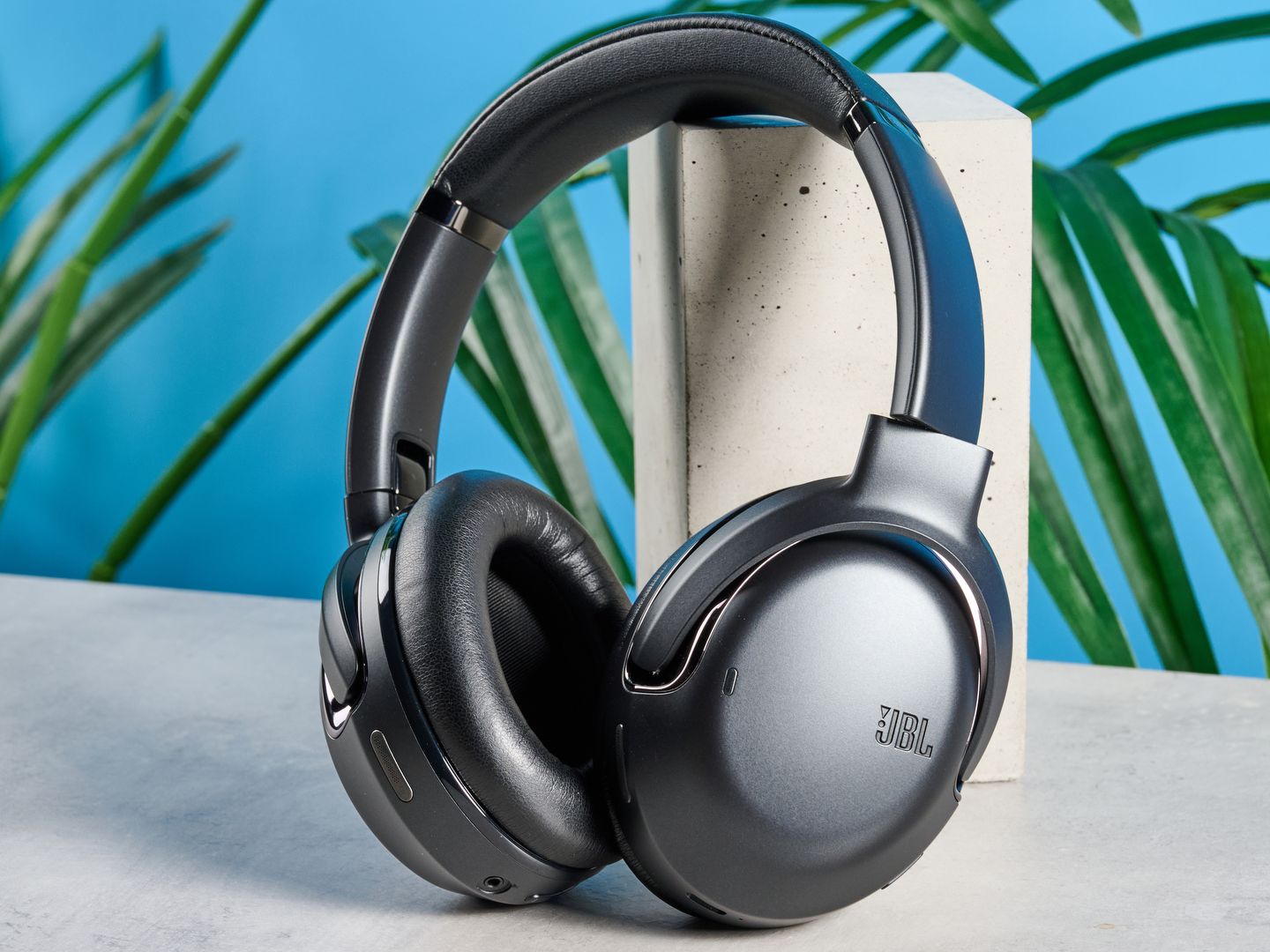 Hide Hata 【美品】JBL Tour One M2 Amazon.com: JBL Tour One M2 - Wireless Over-Ear Noise