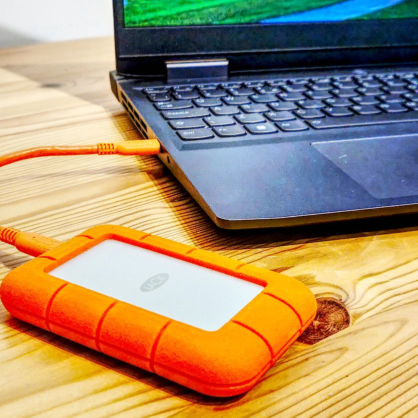 LaCie　Rugged Mini SSD STMF500400 Amazon.com: LaCie Rugged Mini Externe SSD 500GB, PC/Mac/iPad