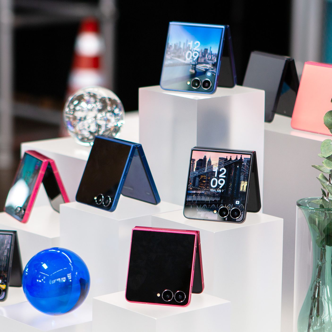 Samsung Galaxy Z Flip7 lifestyle