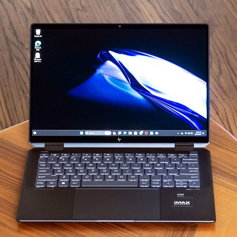 Windowsノート本体 HP Specture x360 Convertible 14-ea0xxx HP Spectre x360 14 review - High-end convertible now with a
