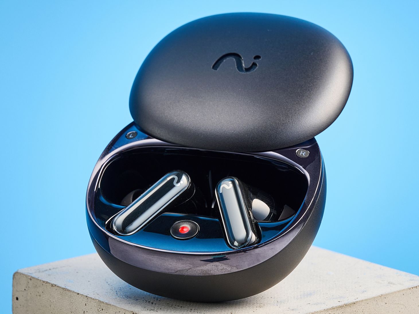 Viaim RecDot review: AI-powered earbuds for live transcription