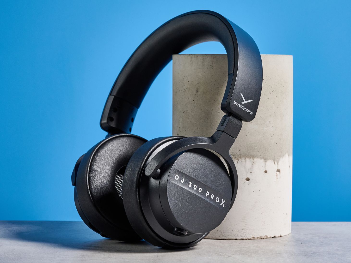 American Audio HP700 Pro DJ Headphones - Foldable DJ Headphones With Carrying Bag