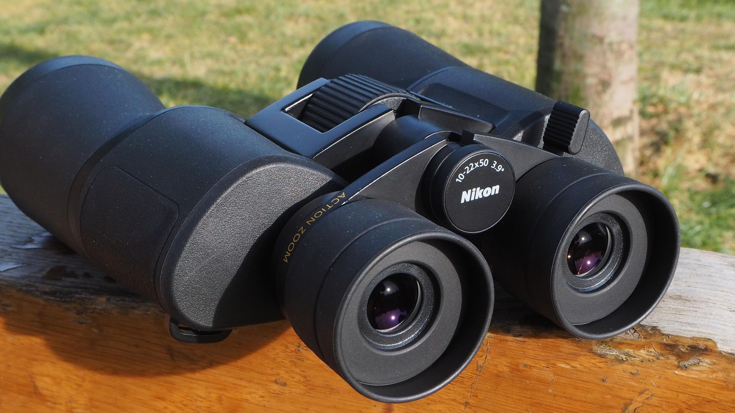 Nikon Action Zoom 10-22x50 review: binoculars with a built-in zoom