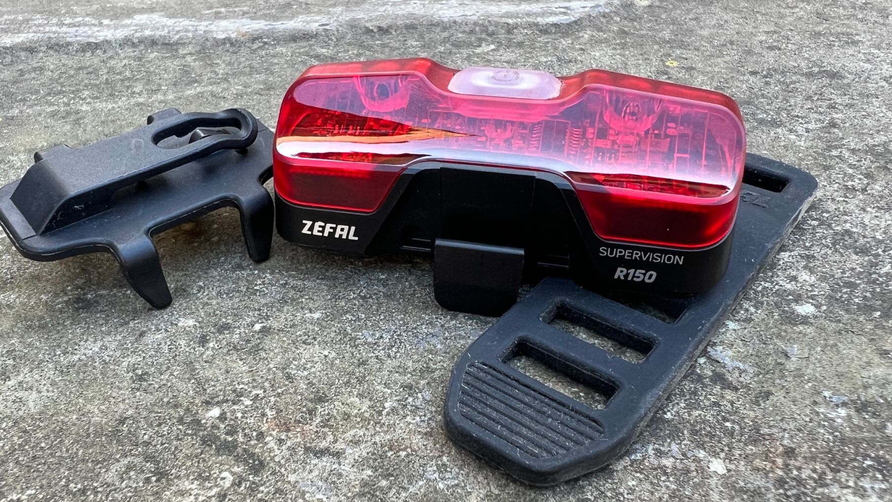 Luce Posteriore Per Bicicletta MOST Red Edge - Ricaricabile Via USB, LED Rosso