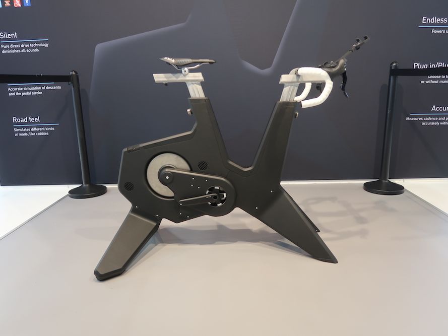 KAZ　TACX NEO タックス ネオスマート Concept Tacx Neo Smart Bike to electromagnetically simulate