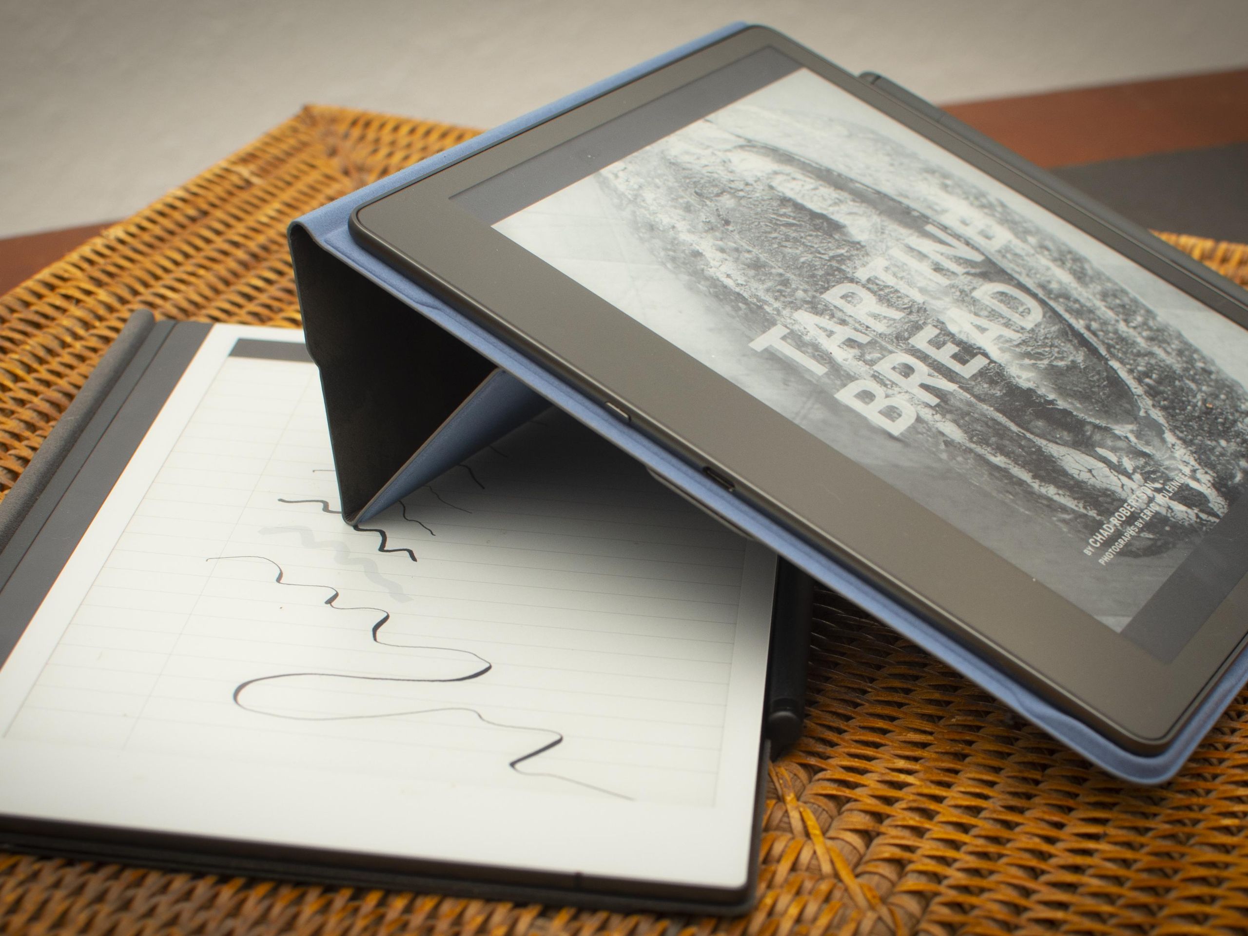 ［ほぼ未使用］Kindle scribe 64GB Amazon.com: Amazon Kindle Scribe Essentials Bundle including