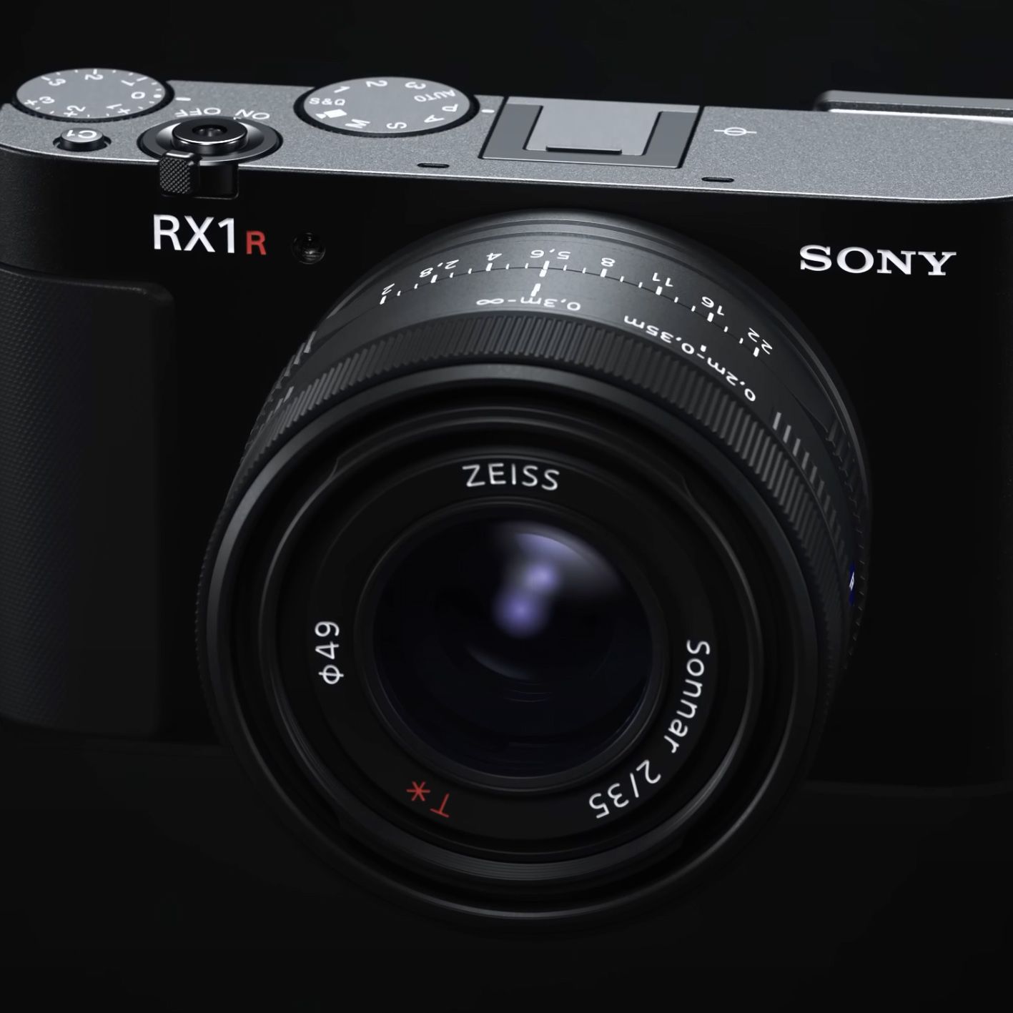 The Sony RX1R III just made the Leica Q3 43 look overpriced