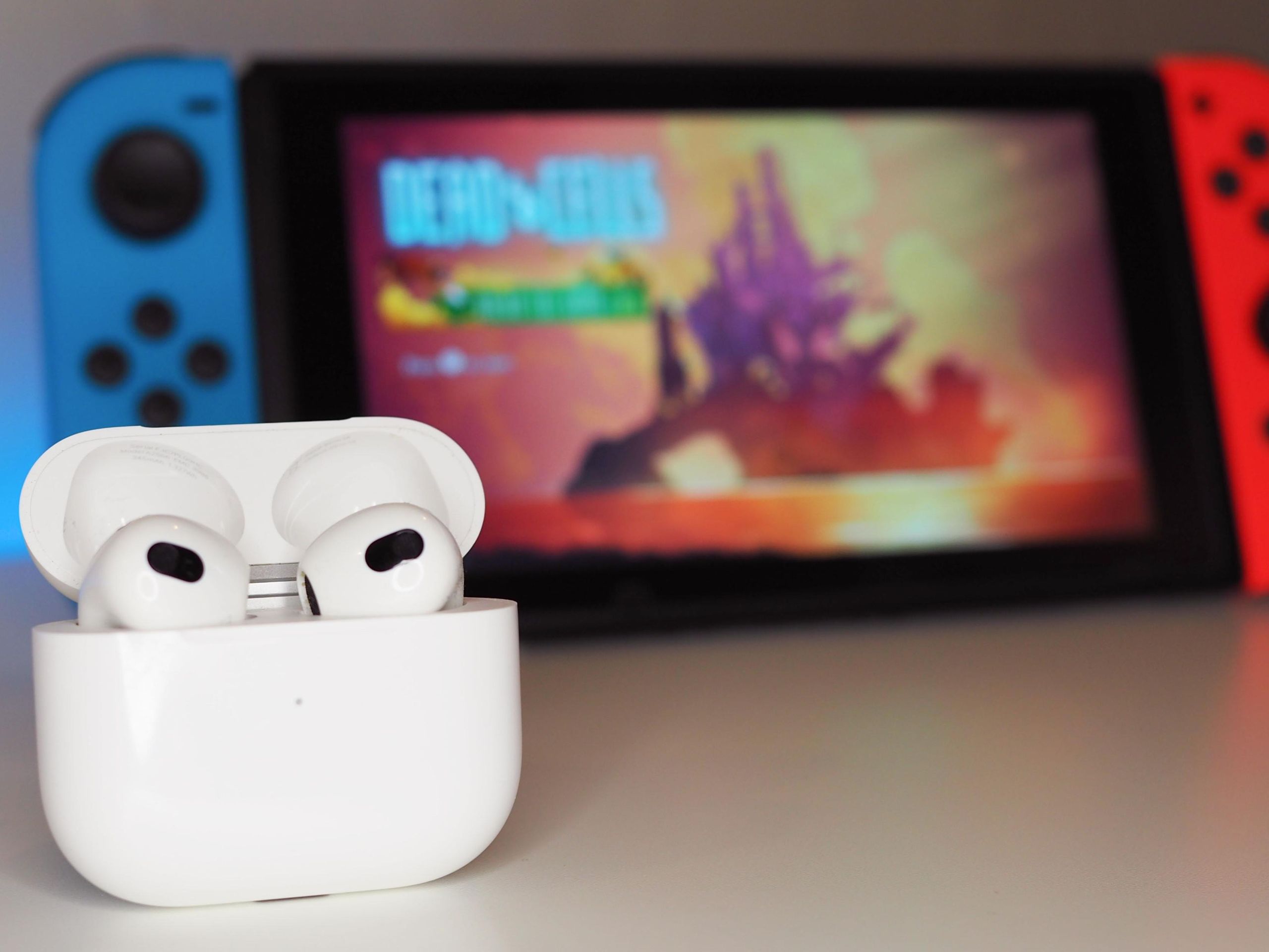 Nintendo Switch 本体コントローラー ゲームソフト+AirPods DnemU6dTbmW5USmaAzwY7G.jpg