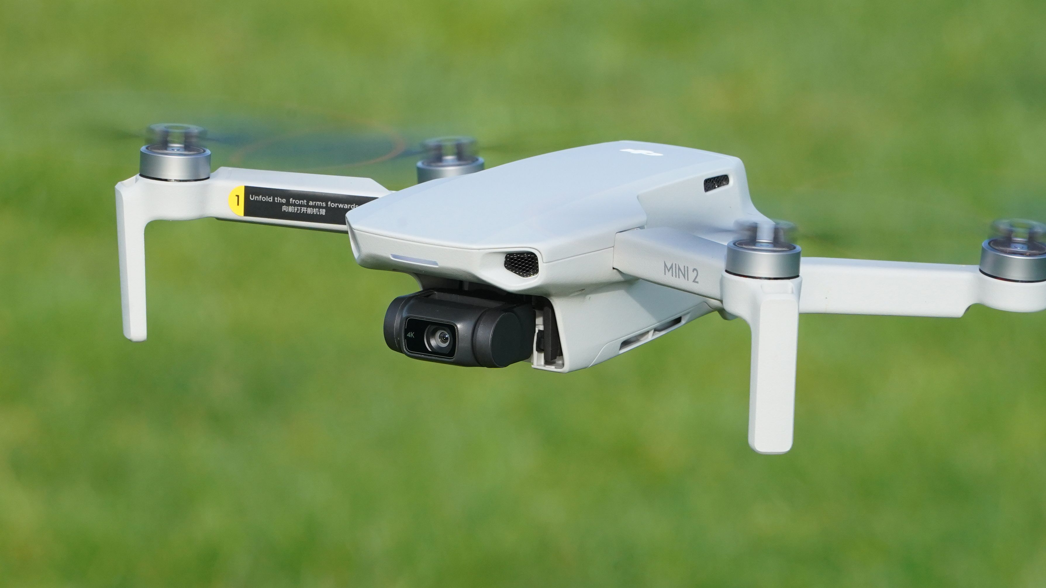 Amazon.com: DJI Mini 2 SE, Lightweight Mini Drone with QHD