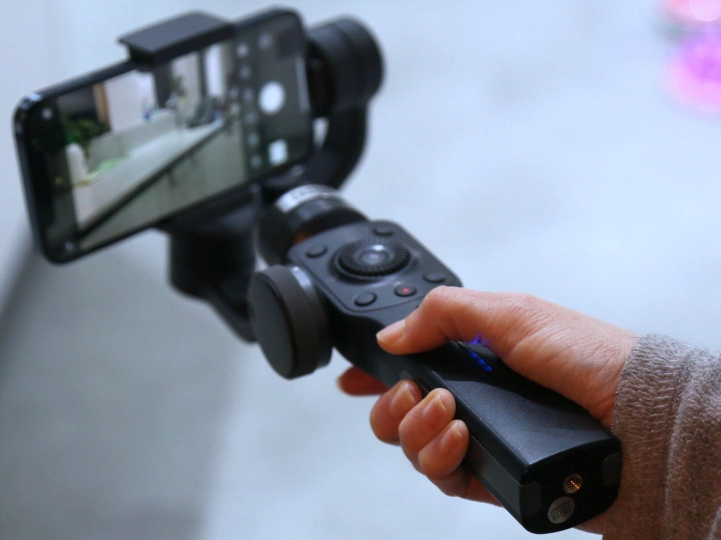 ビデオカメラ smooth 4 Amazon.com: Zhiyun Smooth 4 Gimbal Stabilizer for Smartphone