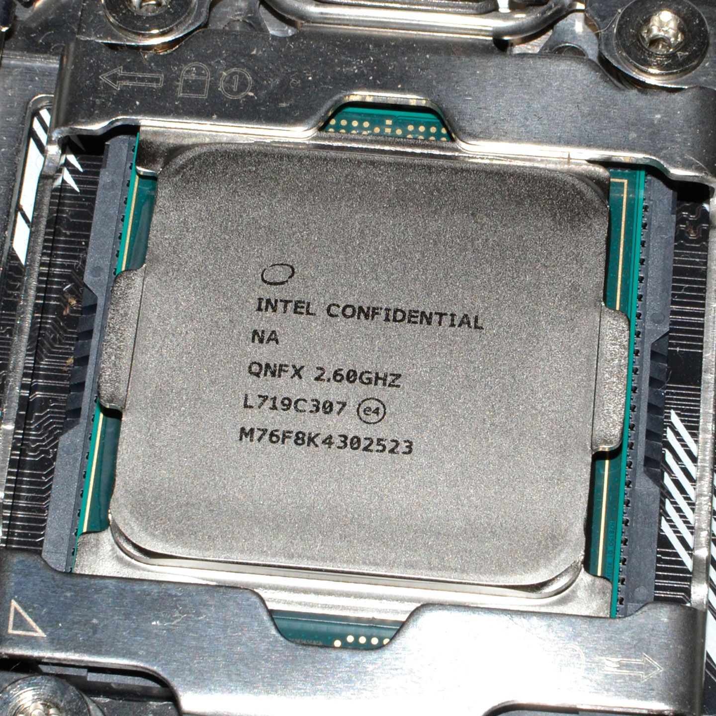 Intel Core i9-7980XE 2.6GHz 18-Core 24.75MB LGA2066 CPU