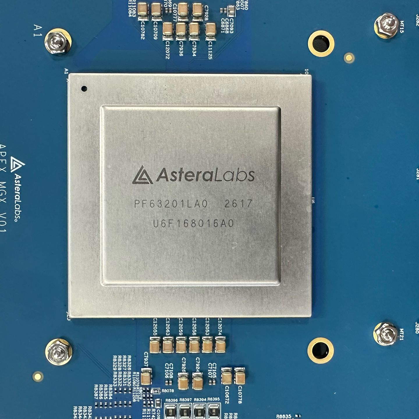 カラカルークページ Astera Labs showcases 320-lane PCIe 6.0 switch for vendor-agnostic