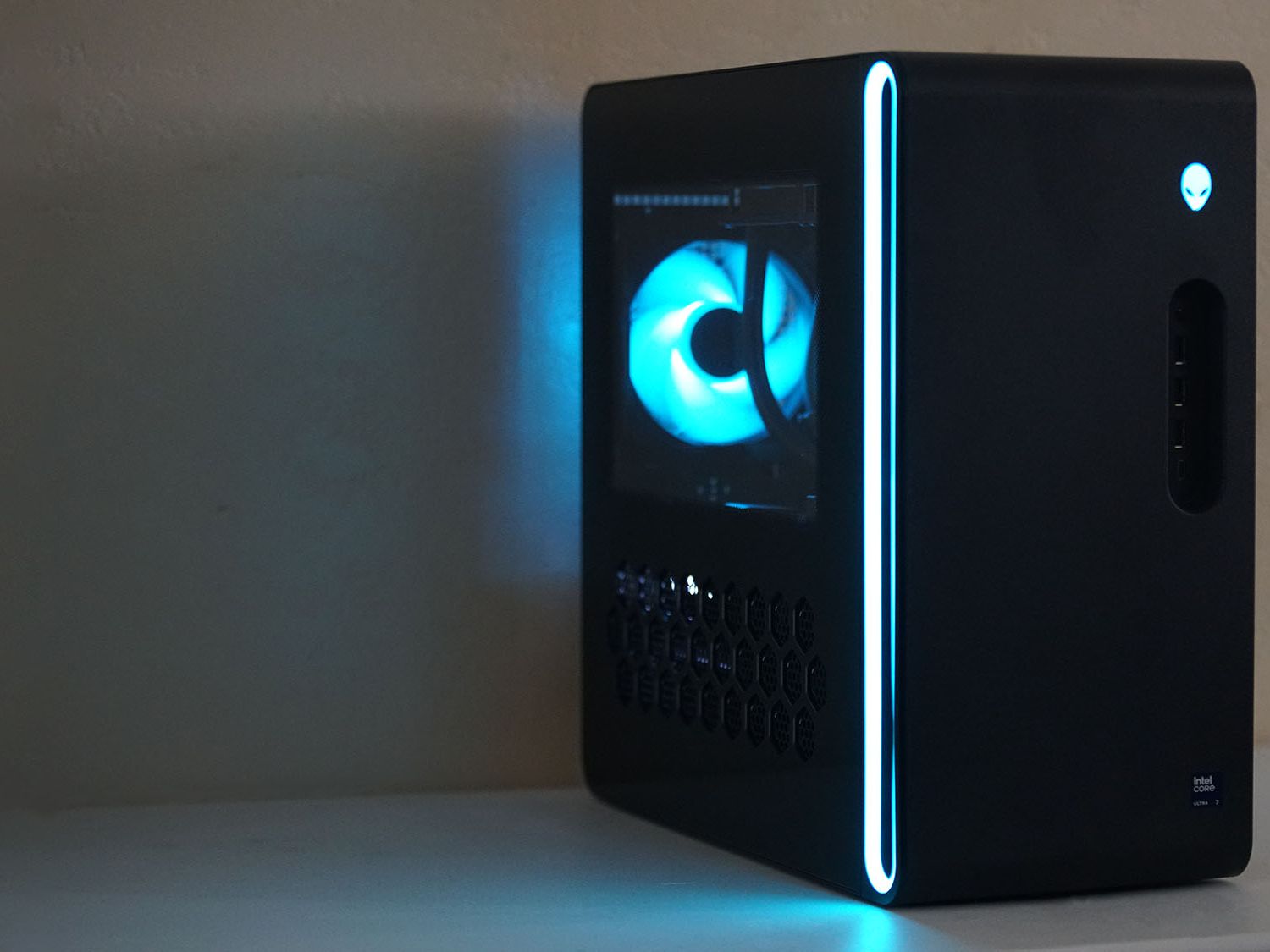 Alienware Aurora ACT1250 review: the only gaming PC you need 