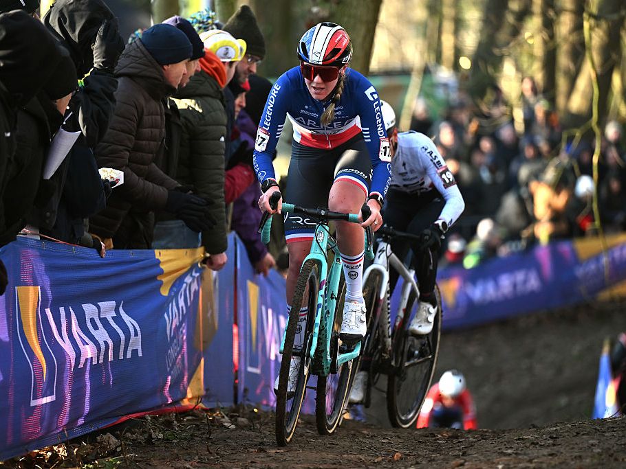 Cyclo-cross breakout star Amandine Fouquenet signs for Pauwels