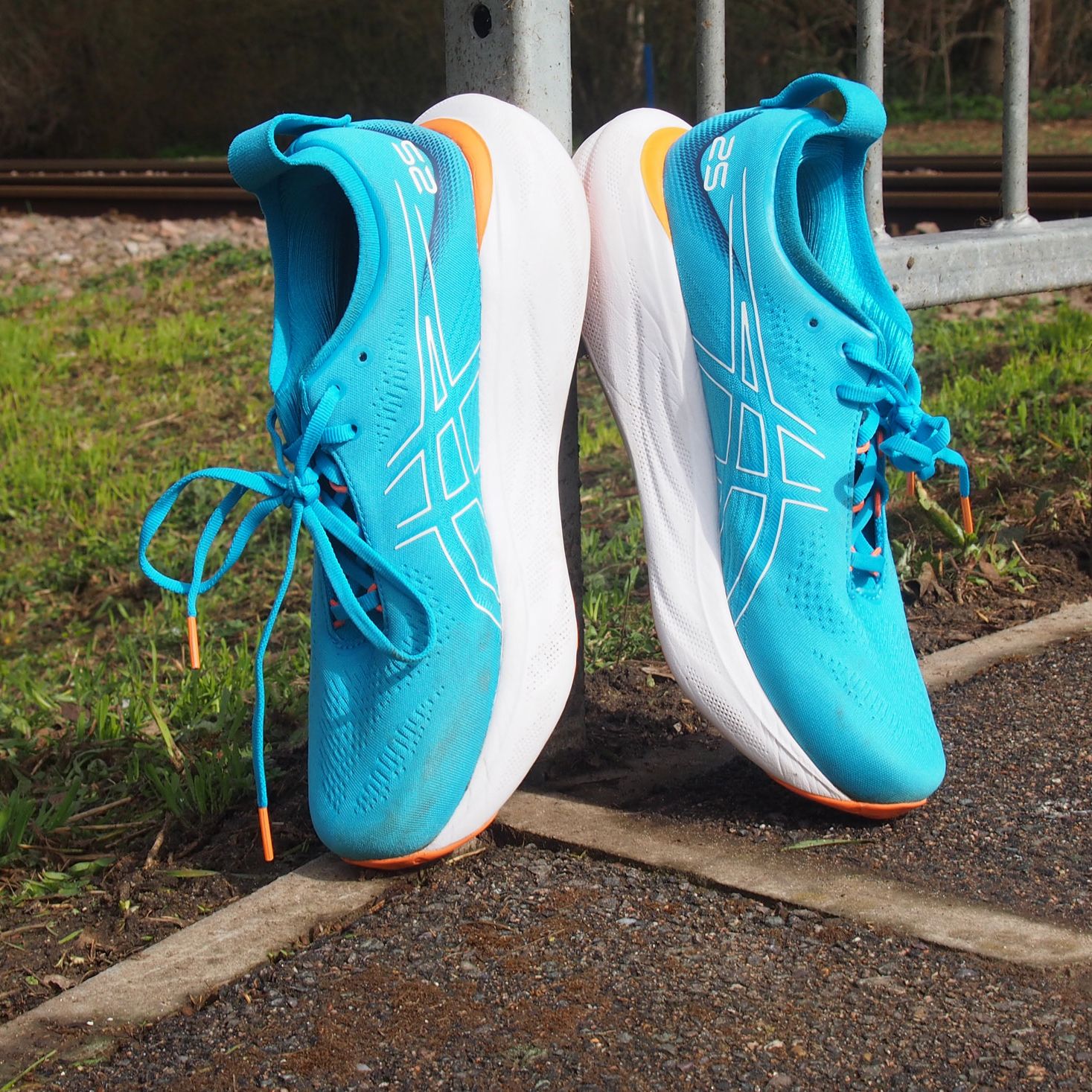 新品未使用アシックス  スポーツシューズGEL-NIMBUS 25 Womens ASICS GEL-Nimbus 25 Running Shoe