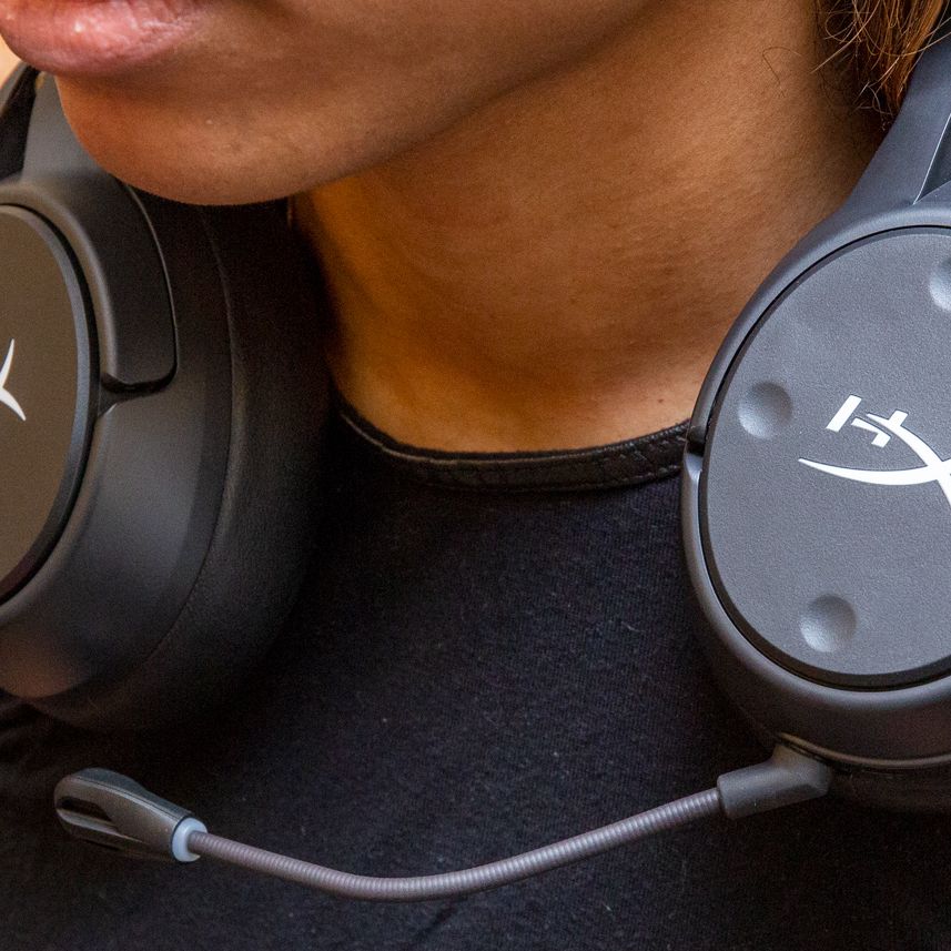 HyperX Cloud Flight S チャージベース付き HyperX Cloud Flight S Wireless Headset Review: A High Price for Qi