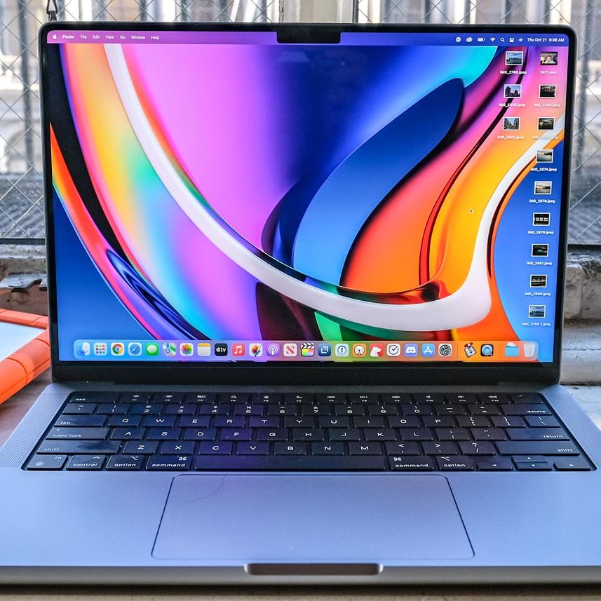 2021 Apple MacBook Pro with Apple M1 Pro Chip (14-inch, 32GB