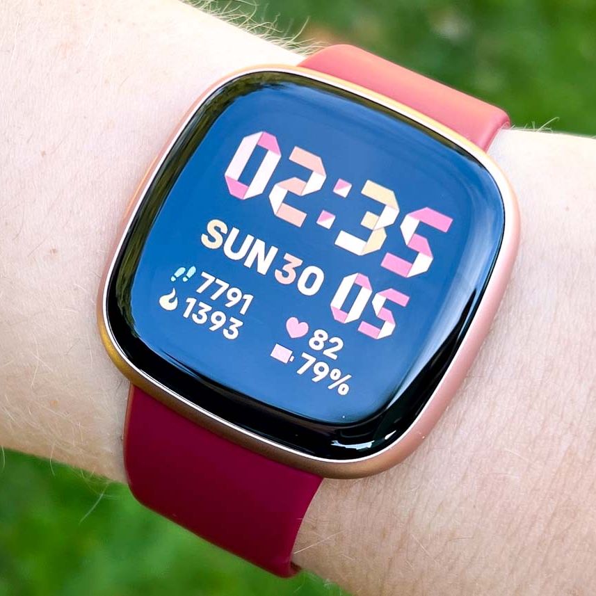 fitbit versa smartwatch with heart rate monitor
