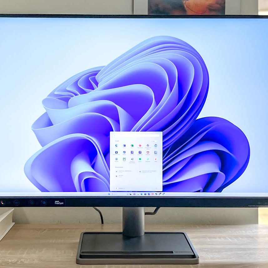 Lenovo L32p-30 monitor review | Tom's Guide