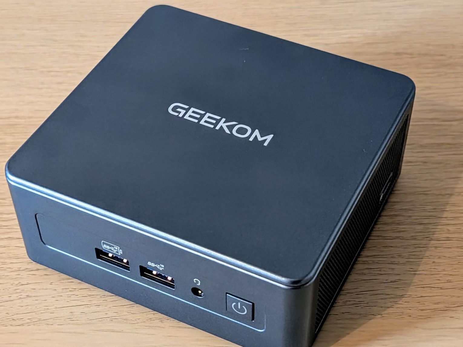 【3p→2pプラグ付き】GEEKOM Mini IT13 i7-13260H GEEKOM Mini PC IT13 - Powerful Intel Core I7 Mini Computer