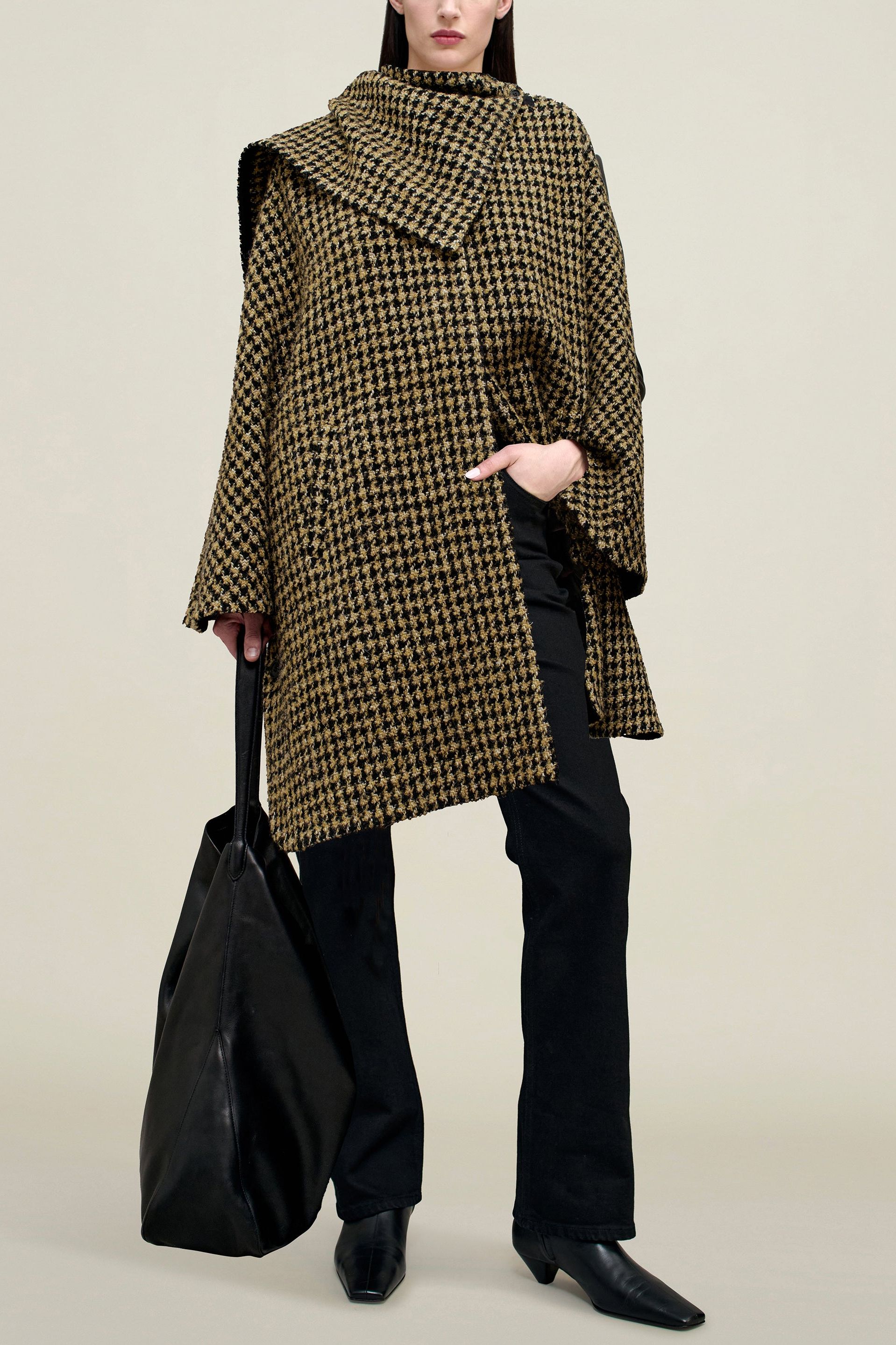 Navi Scarf Cape in Novelty Wool