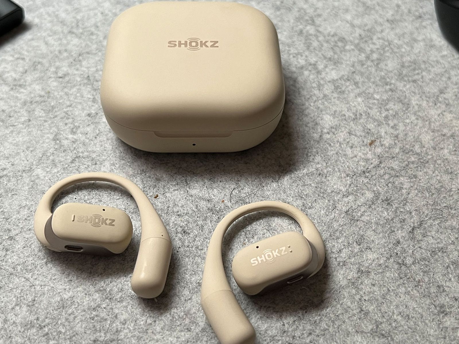 SHOKZ OPENFIT（ベージュ） 完品・バッテリー良好・2023/4購入 SHOKZ OPENFIT（ベージュ） 完品・バッテリー良好・2023/4購入 SHOKZ