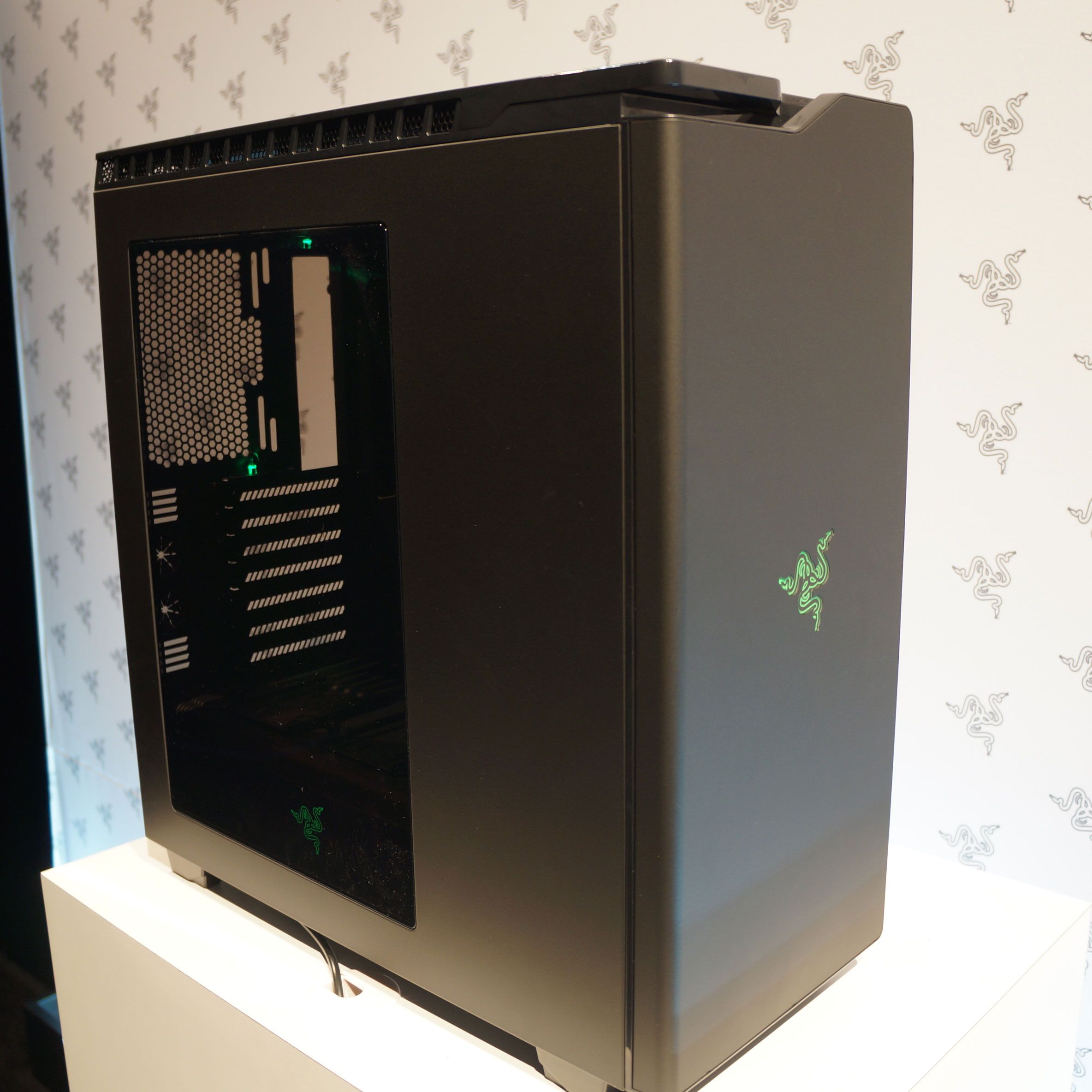 RAZER NZXT h440 ケース NZXT H440 Designed by Razer Review | PCMag