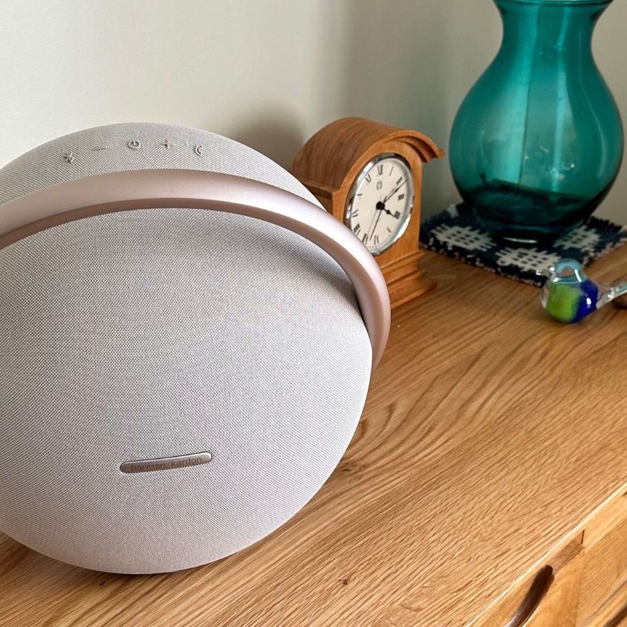 Harman Kardon Onyx 8 Bluetooth Speaker review: The weird sound