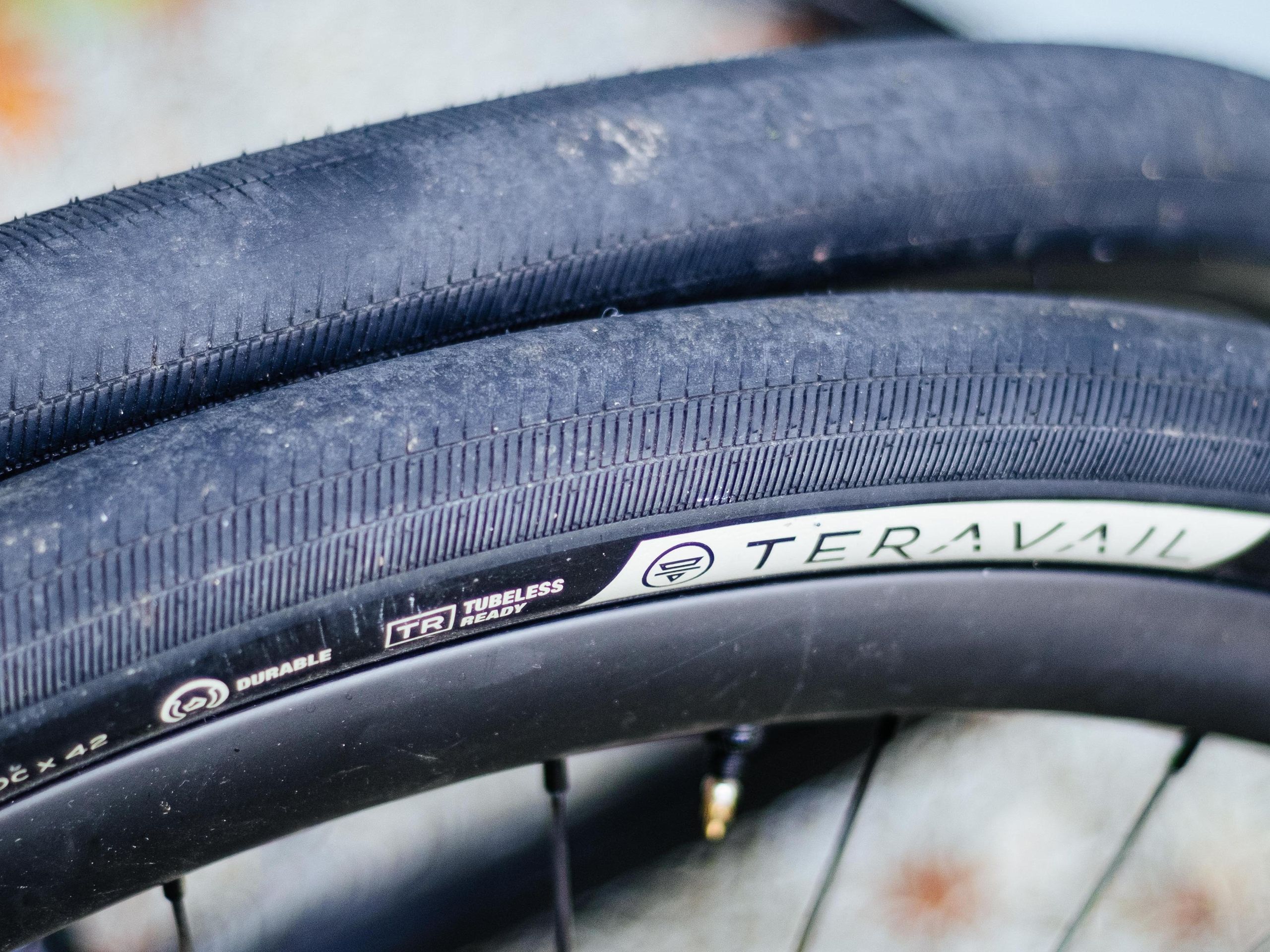 TERAVAIL RAMPART 700x28C 極美品2本セット SURLY TERAVAIL