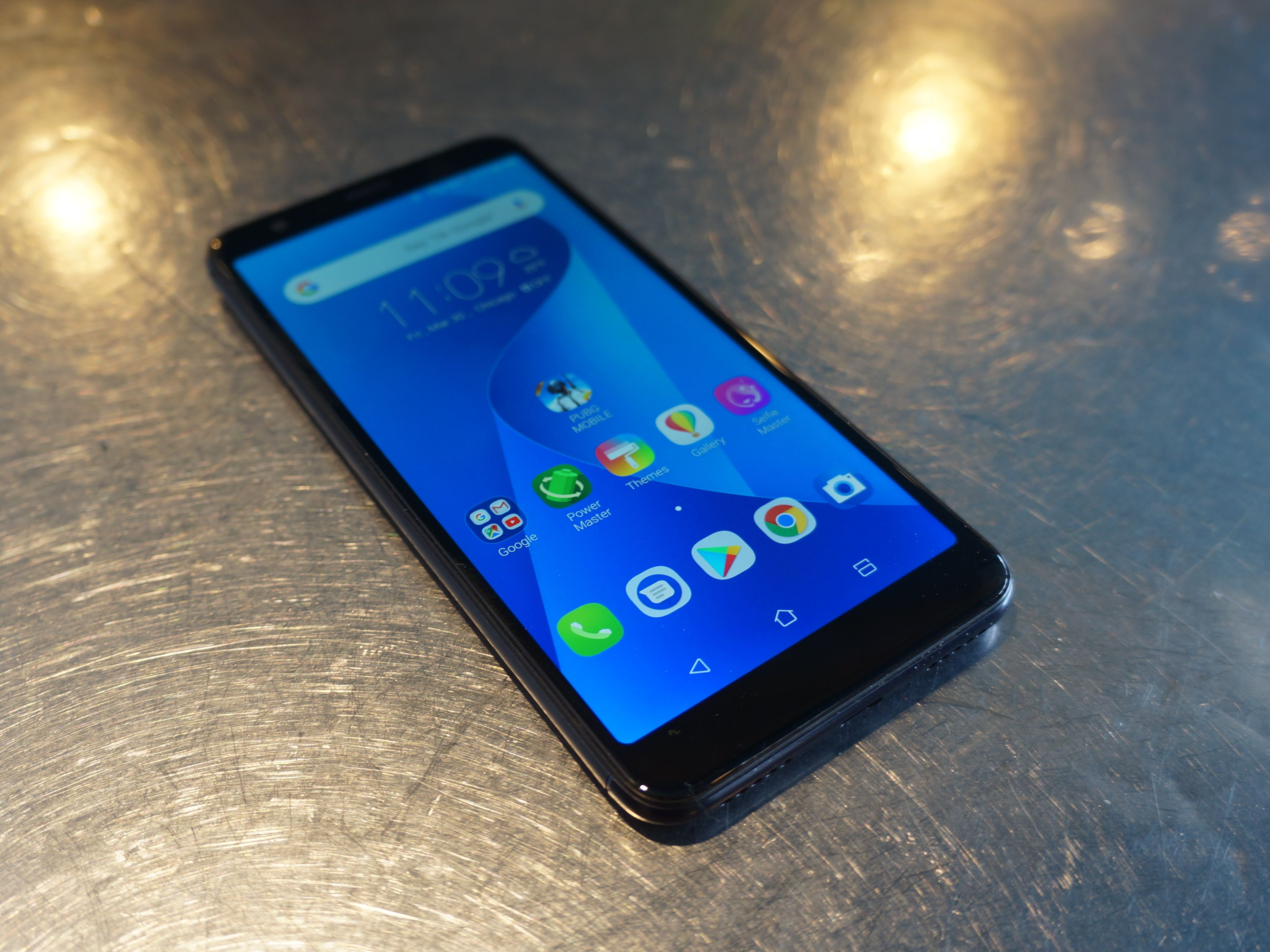 ASUS - ASUS Zenfone Max plus (M1） The Asus ZenFone Max Plus M1 is a stunning budget phone