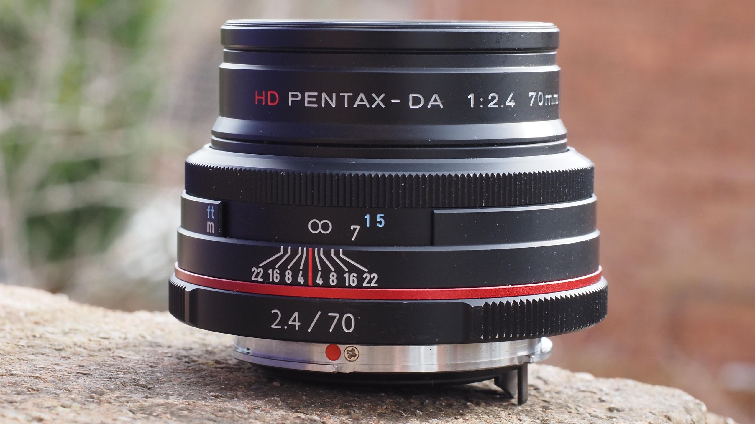 ペンタックス smc PENTAX DA 70mm F2.4 LIMITED 7UQZTMzX82exwEFEY4QU8U.jpg