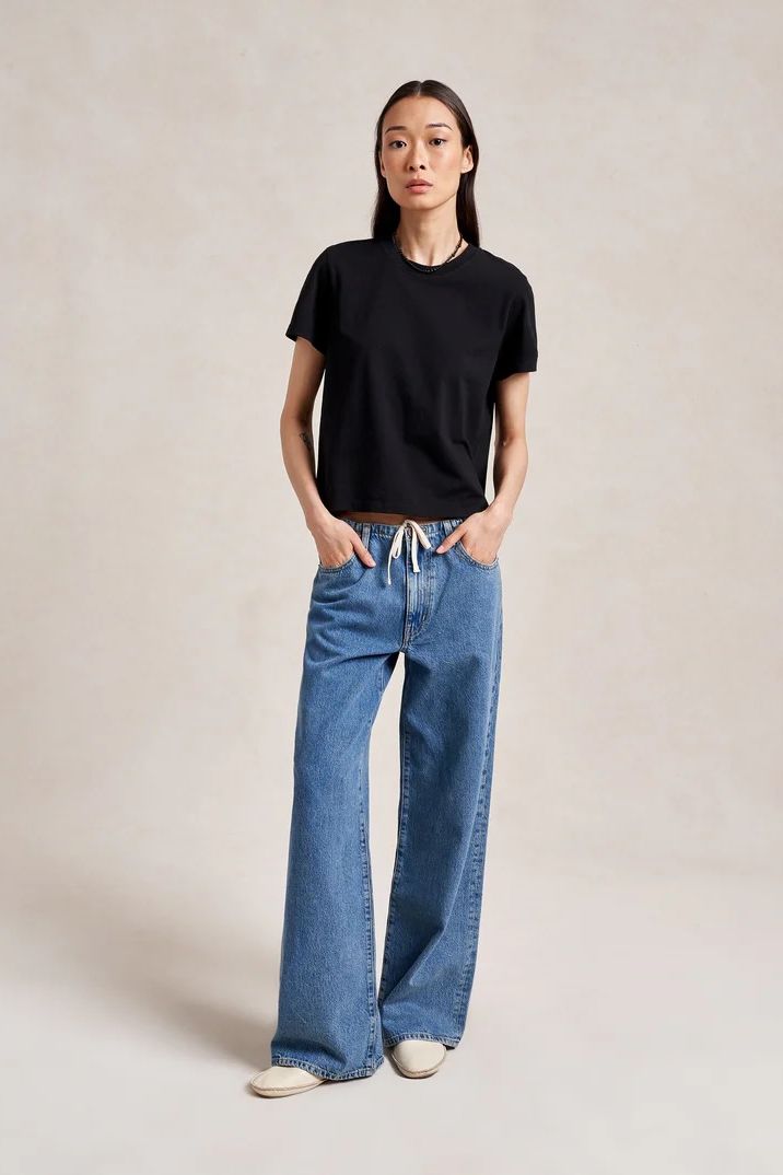 Mol Tee in black