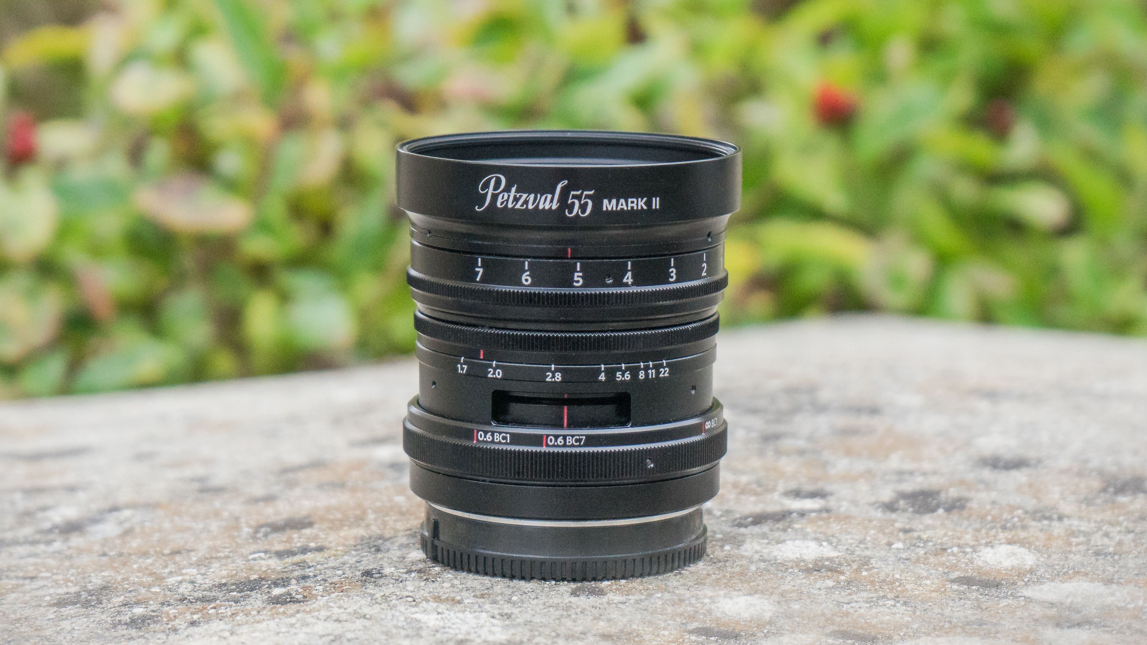 Lomography Petzval 55mm 1.7 Mark II ソニーE Lomo announces the first Petzval 55mm f/1.7 MKII Full Frame