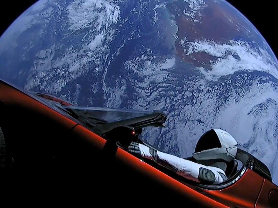 テスラ缶 メドベッドジェネレーター Tesla MedBed Generator A Car in Deep Space': Elon Musk's Tesla Roadster Leaves Earth With
