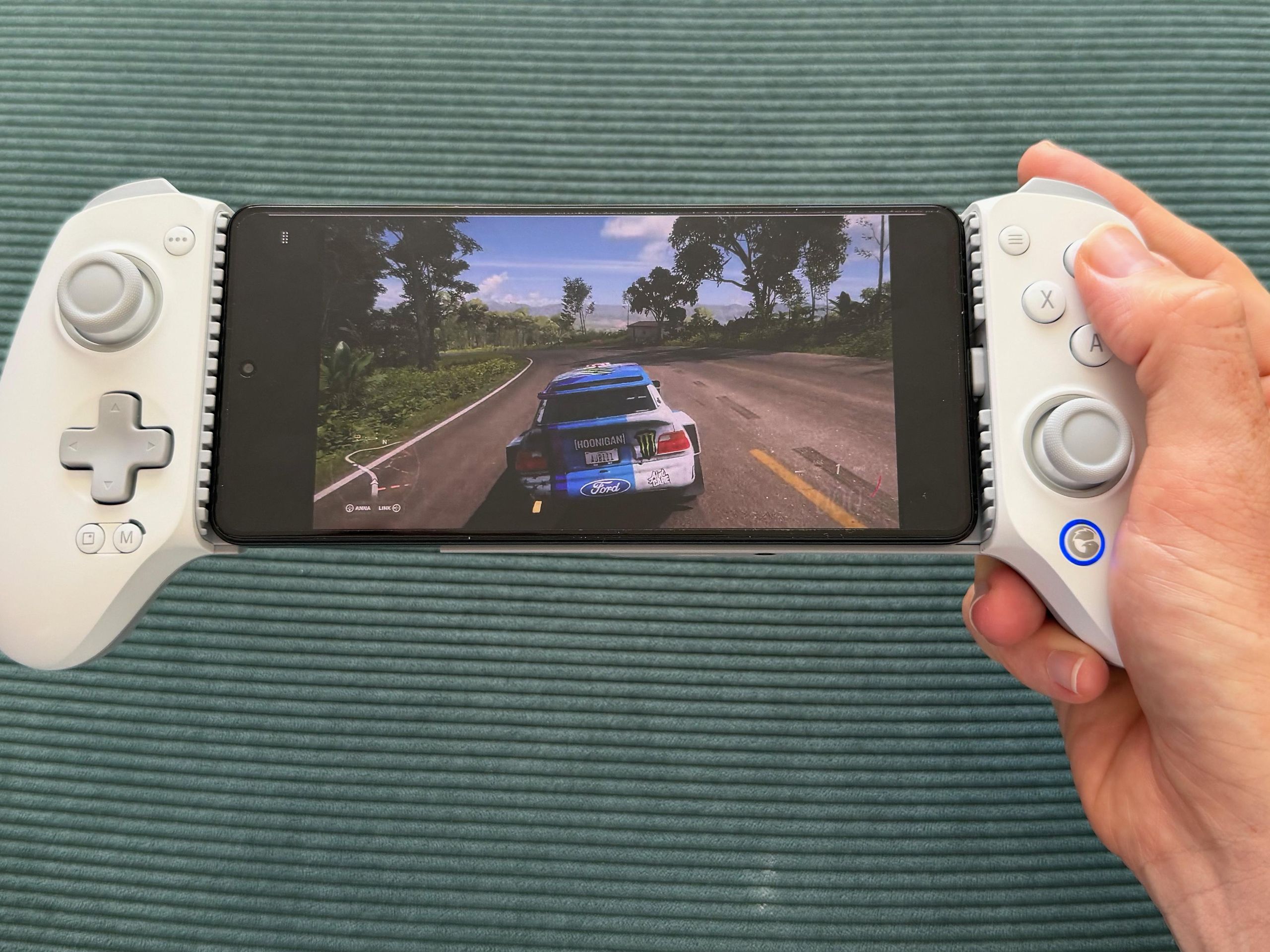 MC56F8155VFGE フリースケール 16-Bit コントローラー１個 Amazon.com: Hyperkin - Limited Edition Pixel Art Bluetooth