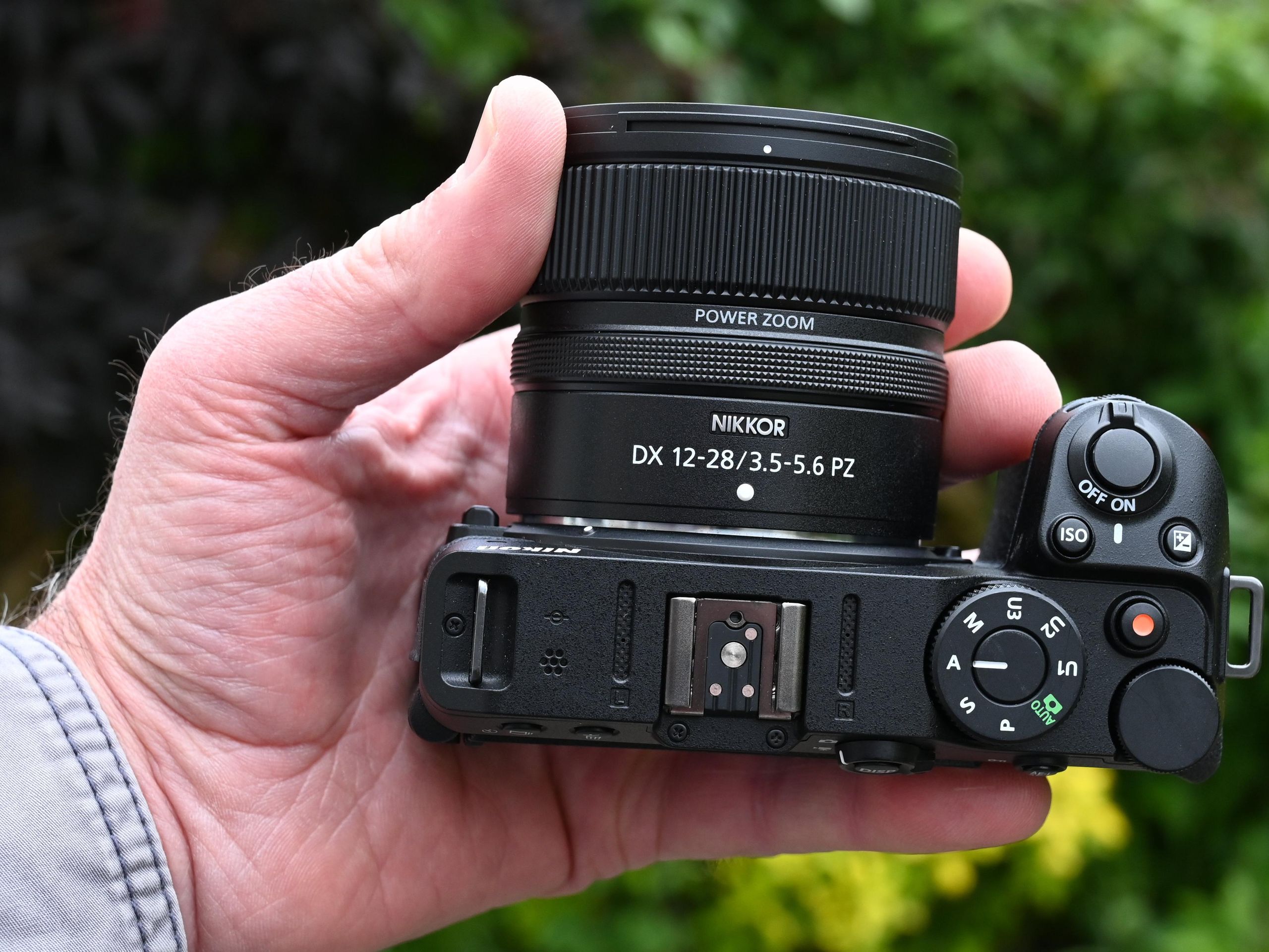 【動作確認済】 Nikon FE F1212-114-7v p Nikon FE Black 35mm SLR Film Camera Body w/ Data Back MF-12 from