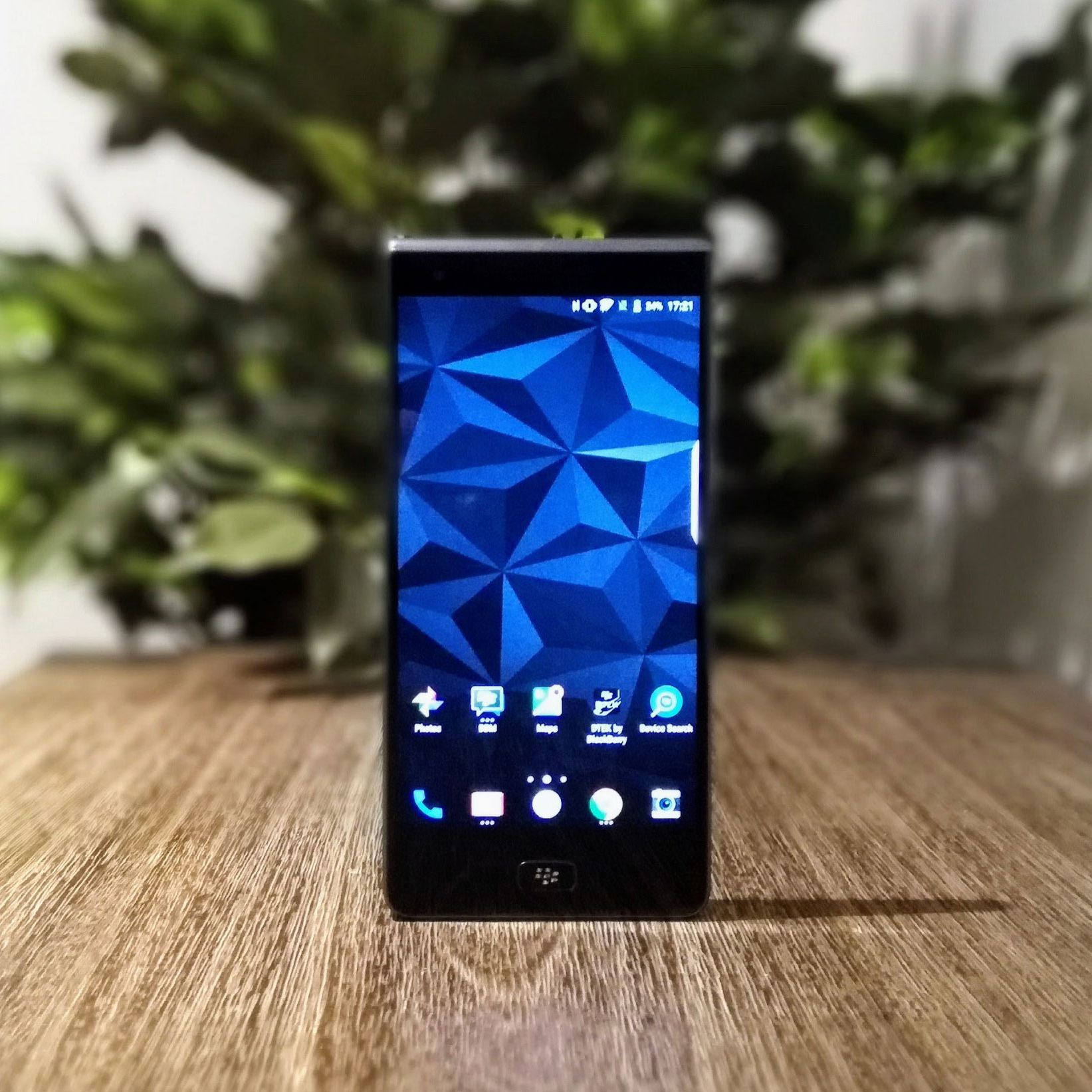 スマートフォン・携帯電話 BlackBerry MOTION 海外版SIMフリー