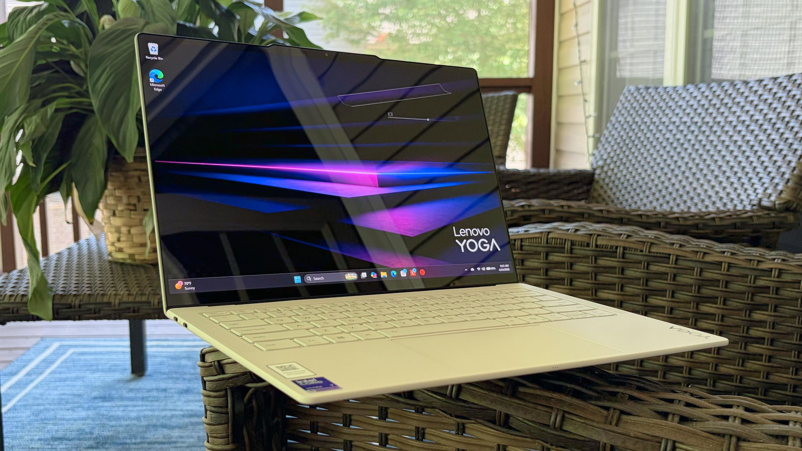 Windowsノート本体 Lenovo Yoga Slim 7i Aura Edition Gen 10 Lenovo Yoga Slim 7i Aura Edition (2026) Review: Vibrant display